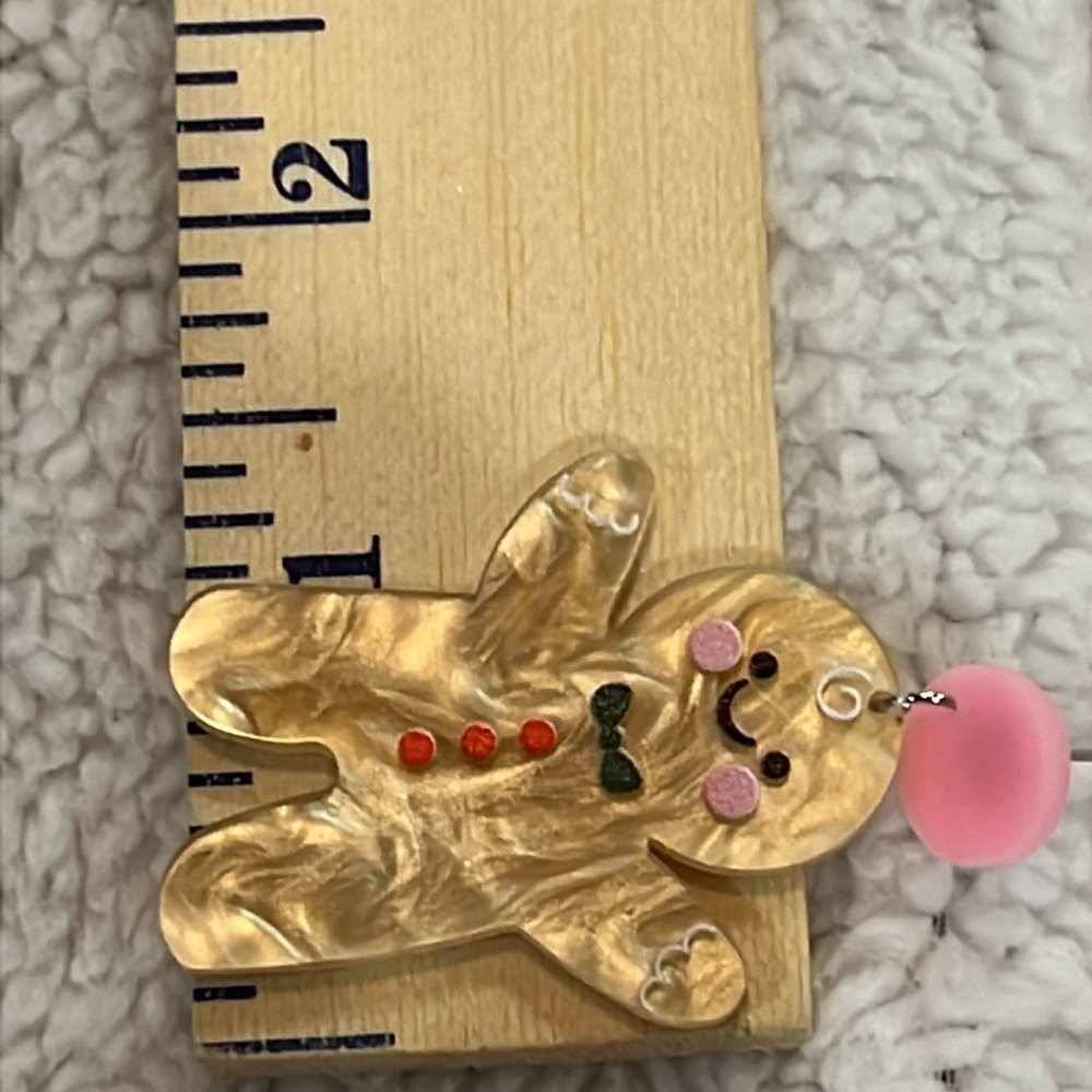 Adorable Gingerbread Earrings - Picture 4 of 5